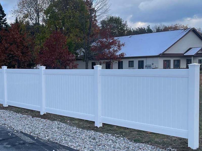 Photo of a Traverse City Michigan vinyl fence